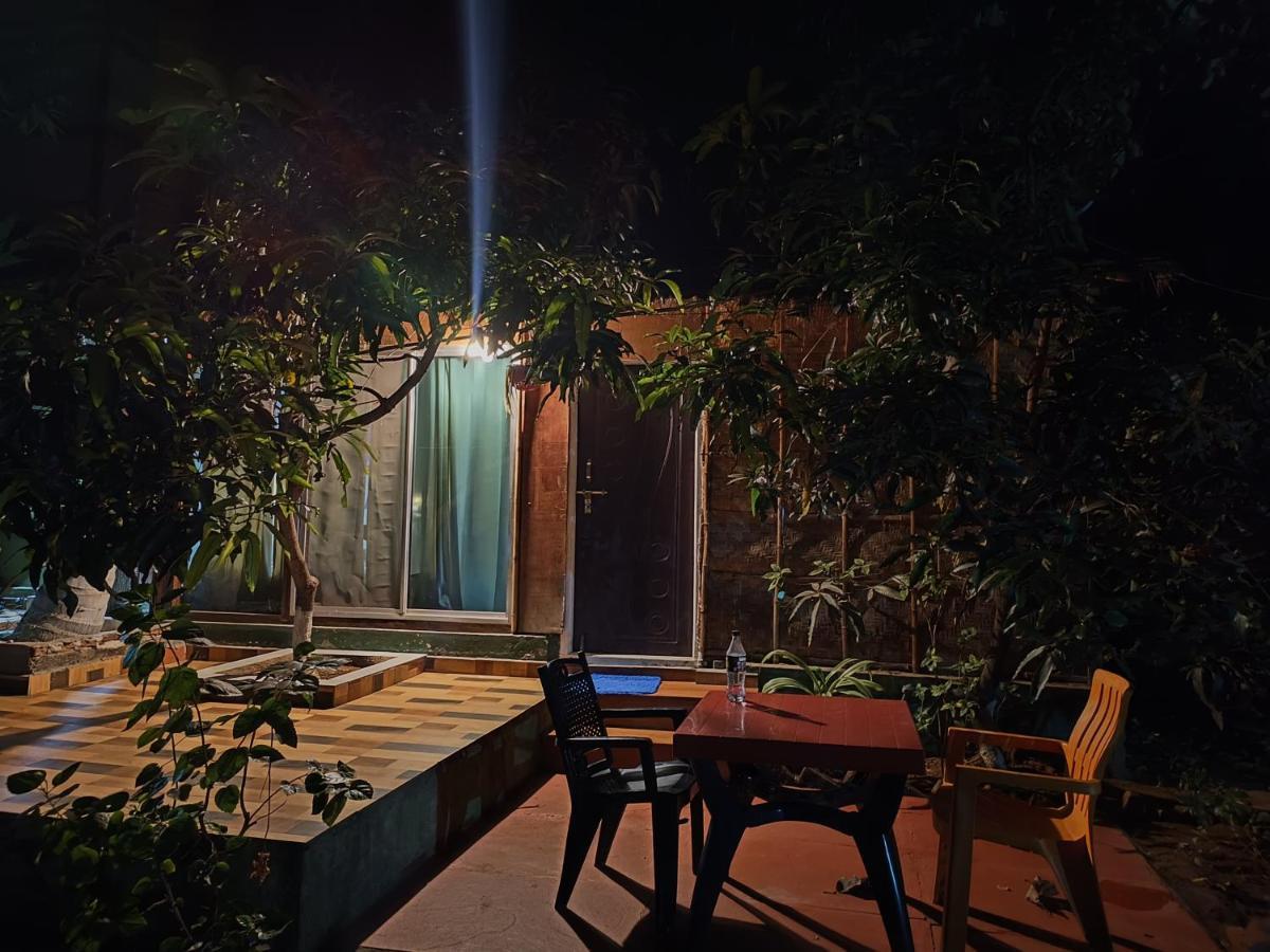 Lotus Riya Home Stay Hampi Dış mekan fotoğraf